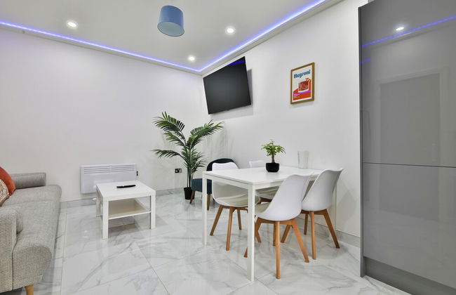 Modern 2 Bed House - Sleeps 4 - Foto 36