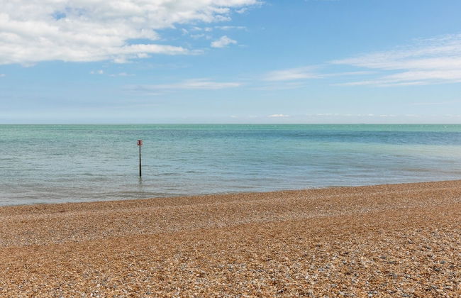 2 b&b 40 Percent off Weekly Half Price Monthly - Photo 15