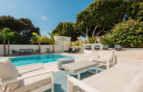 Marbella, Costabella - Beachfront Villa with Heated Pool - Photo 9