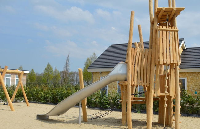 Charming Retreat for Your Escape - Photo 23