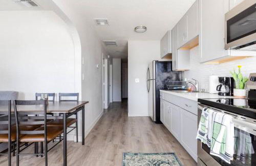 Spacious 2BR Condo, Steps to Downtown Gilbert, King Bed & Laundry - Foto 31