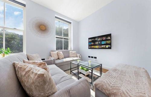 Two Modern Central London Apartments with AC Near Big Ben & Buckingham Palace - Photo 3