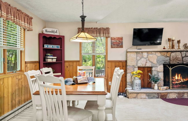 Shady Pines by Avantstay Enclosed Porch, Game Rooms, & Lake/beach Access! - Foto 16