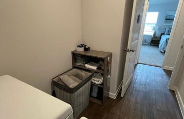 New 4BR Walk to Community Pool & Playground - Foto 8