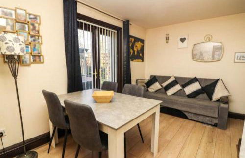 Pet Friendly Home in Chelmsford-Hot Tub-Sleeps 6 - Foto 28