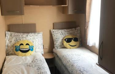 Poppy at Oakdene Forest Park - Foto 76