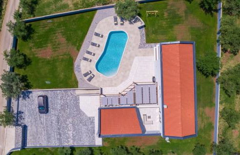 A lovely poolside villa in Krnica ideal for family - Foto 31