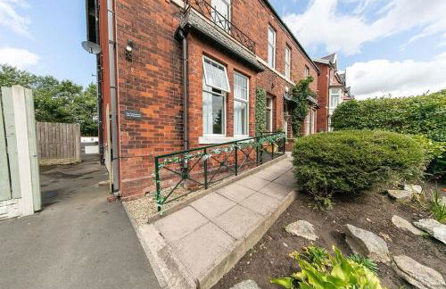 The Hot Tub Townhouse by Holiday Heim - Photo 42