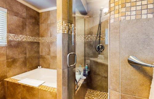 Snowbird-friendly home with private pool, spa, grill, enclosed backyard, WD, AC - Foto 19