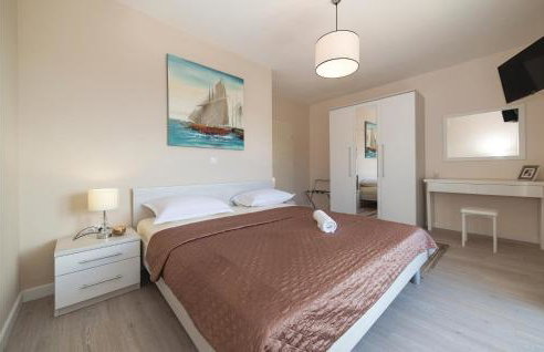 Awesome Home In Radosic - Foto 32