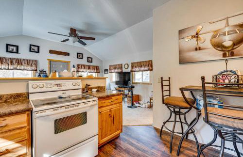 Hike, Fish and Relax Cabin 4 Mi to Lake Estes! - Foto 8