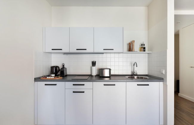 Schoenhouse Berlin City Street - Photo 61