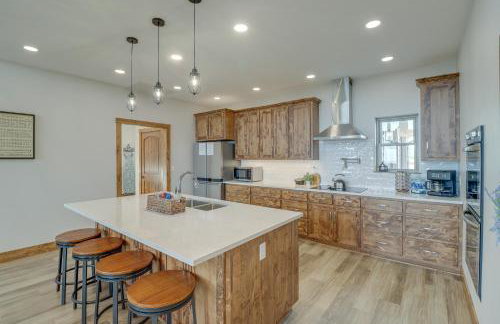 Spacious Harrison Vacation Rental with Deck and Views! - Foto 7