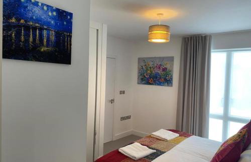 Exquisite & Contemporary 2 Bed Apartment w Parking 10 mins walk to Papworth, Addenbrookes hospitals & Bio Medical Campus - Foto 30