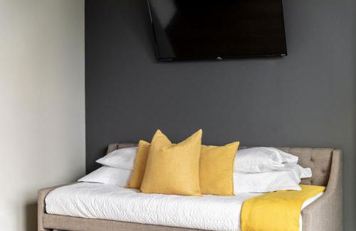 STAR Retreat Townhome with Garage 3 miles to Downtown - Foto 29