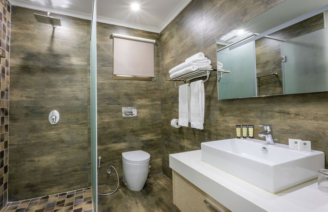 Fallsway Suites - Photo 14