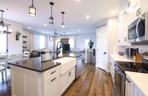 Central Luxury Mountain Oasis with TWO Pools and Jacuzzis - Foto 2