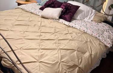 Tree House 6 bedrooms, 2 blocks from everything - Foto 24