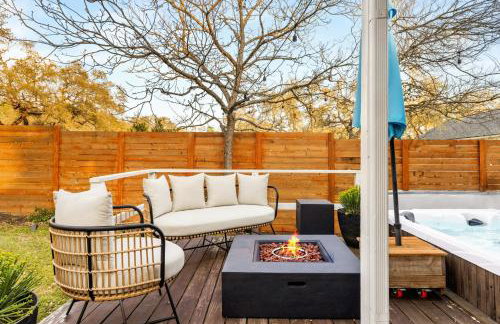 Lux 5BR gem with Heated Pool, SPA, and Outdoor Movie Theater - Foto 6