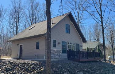 Woodlawn Lakeside Retreat - 2 BR Waterfront Cabin - Foto 25