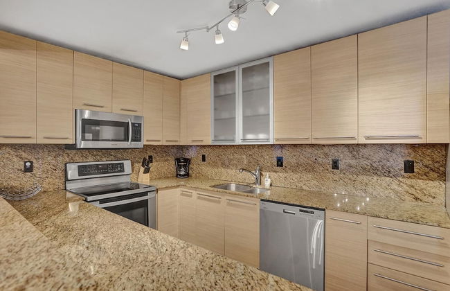 Sunny Isles 4 Bedrooms on the beach - Foto 14