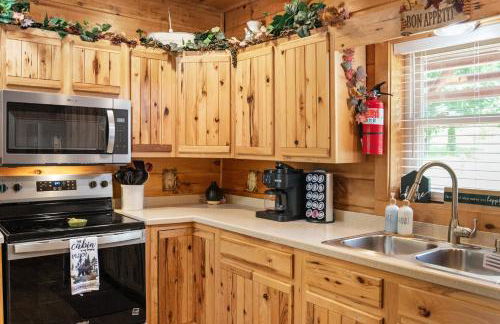 Mountain Views - Firepit - Gas Fireplace - Sleeps 15 - Foto 21