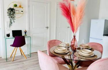 Central Derby Urban 2 Bedroom Flat - An Oasis of Elegance! Free Parking and Wifi suitable for families and professionals - Foto 11