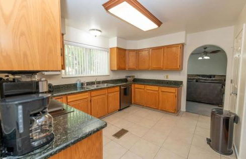 Large Family Home with Game Room - Foto 10