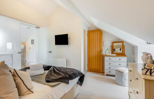 Toffee Apple - Photo 18