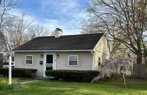 Charming Cottage with fenced yard in convenient location - Foto 5