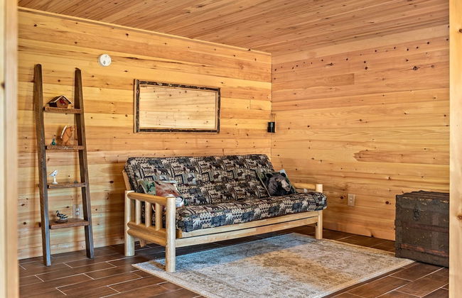 Deer Haven Cabin by Avantstay Waterfront Dock Firepit - Photo 44