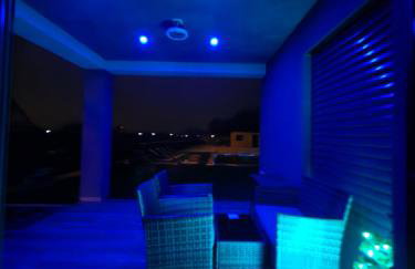 Villa Joy with Pool,Jacuzzi,E Auto Station - Foto 29