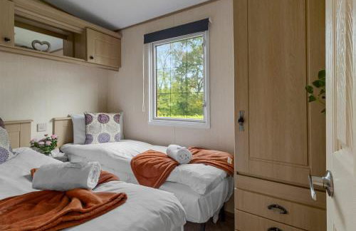 Greendale Splash Escape - No Commercial Sign written Vehicles,Fishing Nearby & Communal Swimming Pool Open April to September - Foto 36