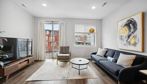 Luxurious Condo with Rooftop and Parking near University City - Foto 2, Game Room