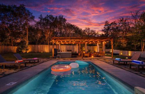 Manchaca 4 bedroom sleeps 10 Pool and Hot tub - Photo 67