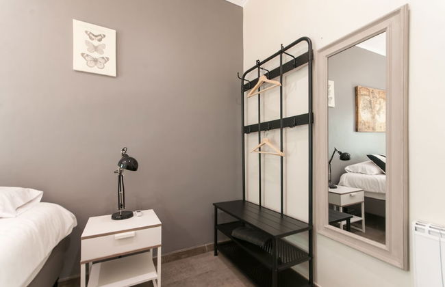 Lovely and Central 4 BR Apartment - Photo 4