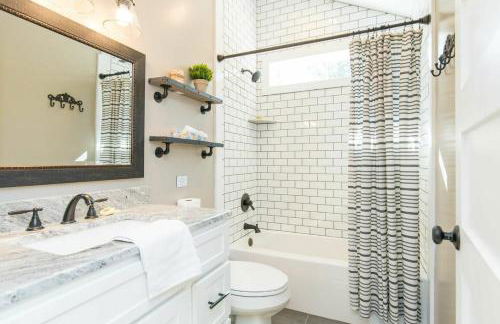 Soul Sister- Creek View, WiFi, Firepit, WiFi, Hiking, 4 mins to Natural Bridge - Foto 18