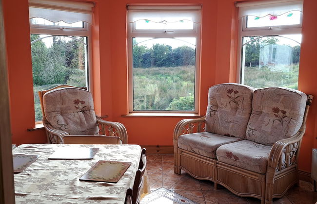 Spacious 6-bed House 10 Minutes From Knock Airport - Photo 33