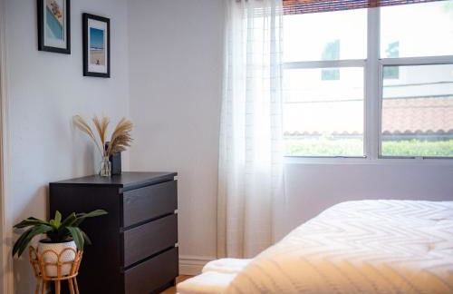 Lux 3 bedroom townhouse 1 block from the beach - Photo 53