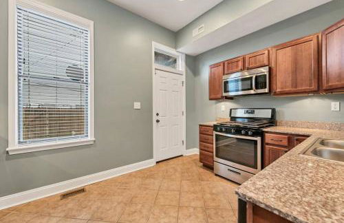 St Louis Tower Grove Two-Story Townhome Perfect for Groups Side B - Photo 9