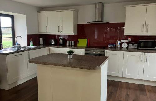 Berryhill West Steading - Peterhead - 3 bedroom 2 bathroom self-catering - Sleeps 5 - Private off-road parking - Yard & Shed - Suit Contractors - Newly Refurbished - Underfloor Heating - Drying Room - Golf Driving Range - Cafe - Extensive Footpaths - Foto 1