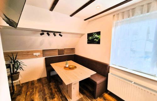 CJS Apartments - Chill or Drive am Nürburgring, new Box Spring Beds, new furniture, WLan, Spacious Rooms, Quiet Location - Foto 29