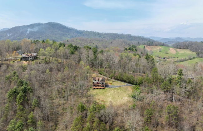 Private Retreat w/ Hot Tub, Amazing Views, Game Room Silver Spoon by Avantstay - Foto 31