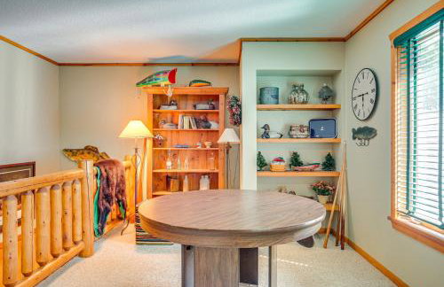 Lake Tomahawk Fall Retreat with Foliage and Lake Views - Photo 13