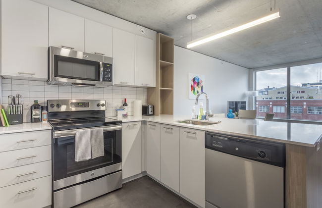 Domicile Suites at Cove - Photo 20