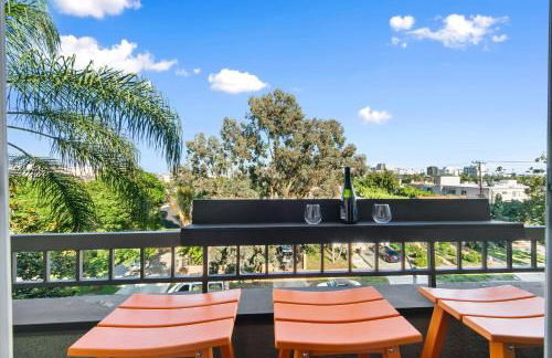 Beverly Hills 2 bed 2 bath Penthouse with Den and Parking 414 - Photo 18