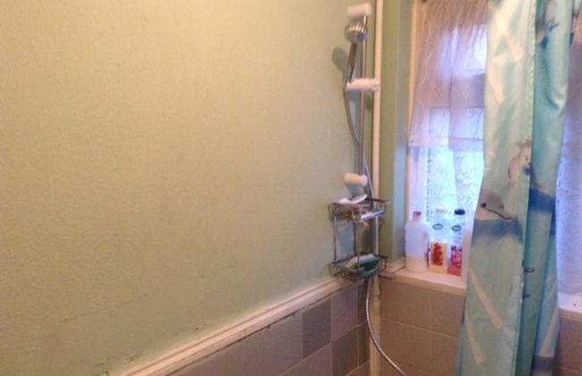 House - Sleeps 5, Private Garden & Free Parking - Photo 8