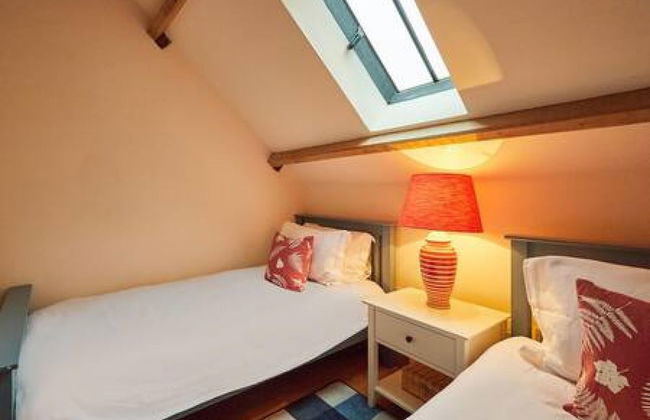 Host Stay Llewenau Draw Barn - Photo 9