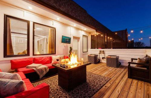 Private Home with Rooftop Game Room near Downtown - Foto 6