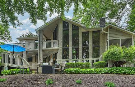 Lakefront w/ Private Dock + Hot Tub Pontoon Rental Butler Bliss by Avantstay - Foto 12